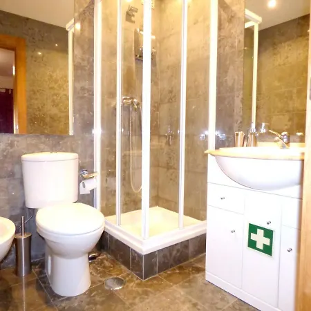 Spacious With Balcony * Portimão