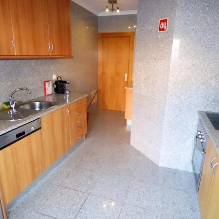 Spacious With Balcony アパート *